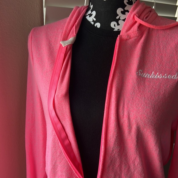 Pink - Picture 6 of 7